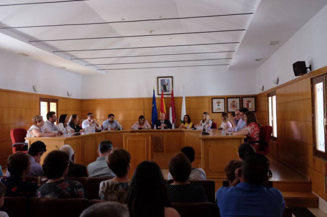 Uno de los plenos del ayuntamiento de Las Pedroñeras.