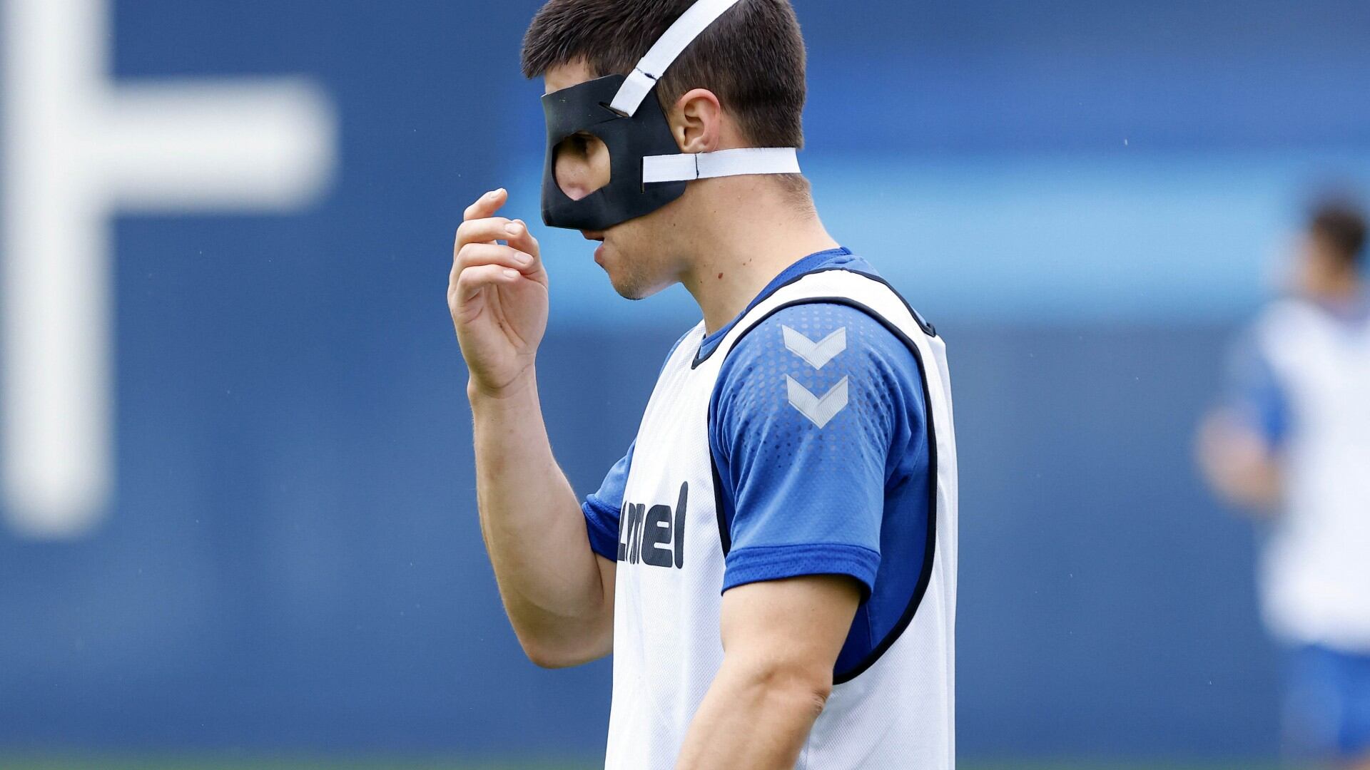 Unai Bustinza por fin recibió la máscara para poder entrenarse