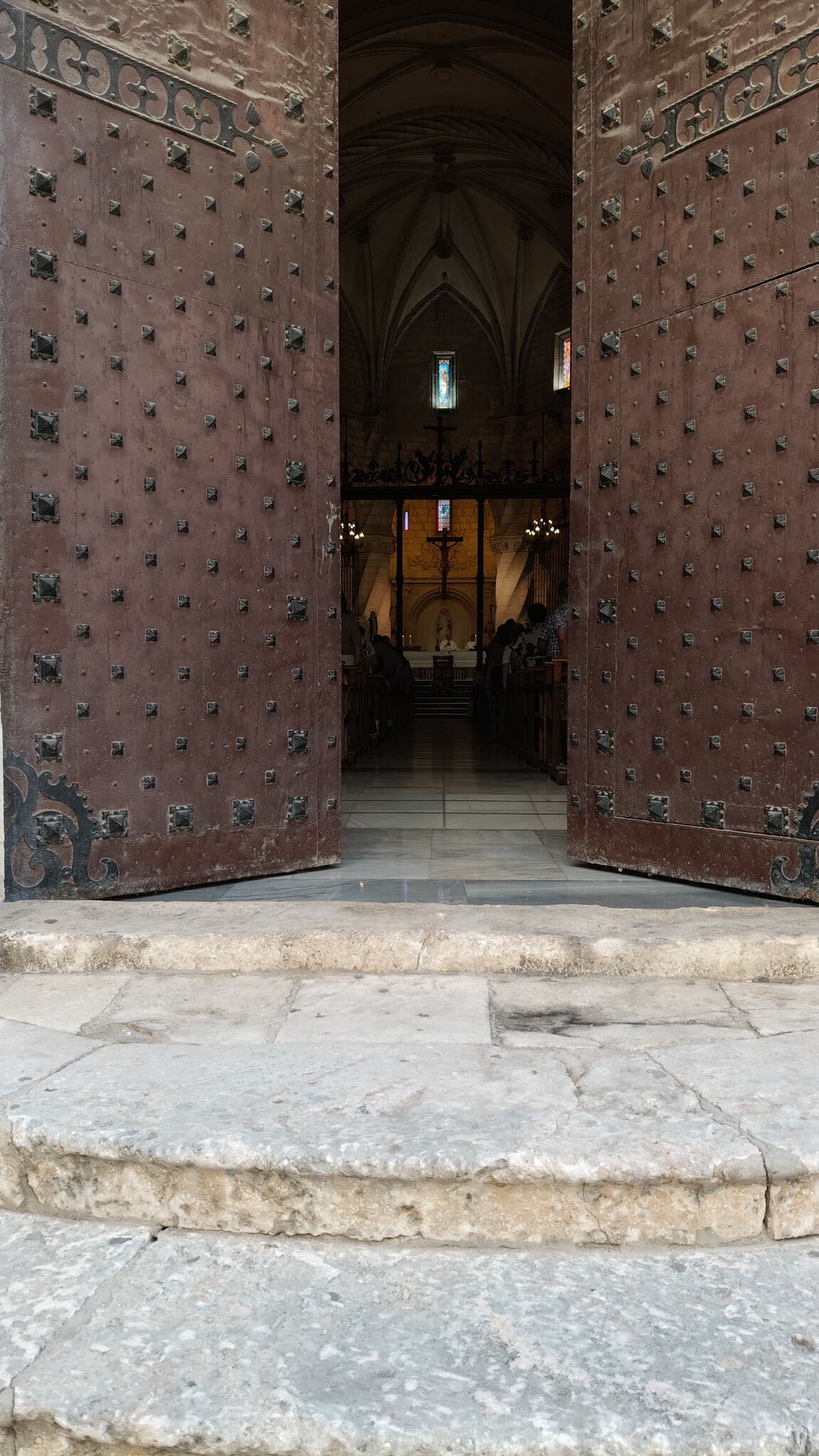 Cierre puertas iglesia de Santiago