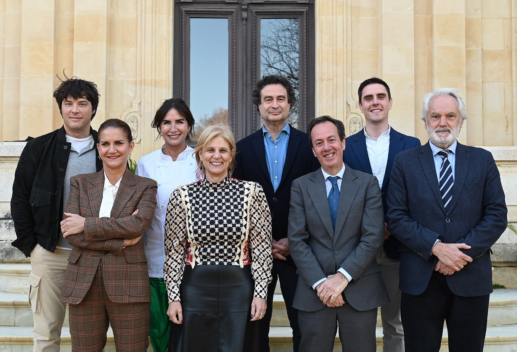 La alcladesa y el director de la Real Escuela junto al jurado de Masterchef