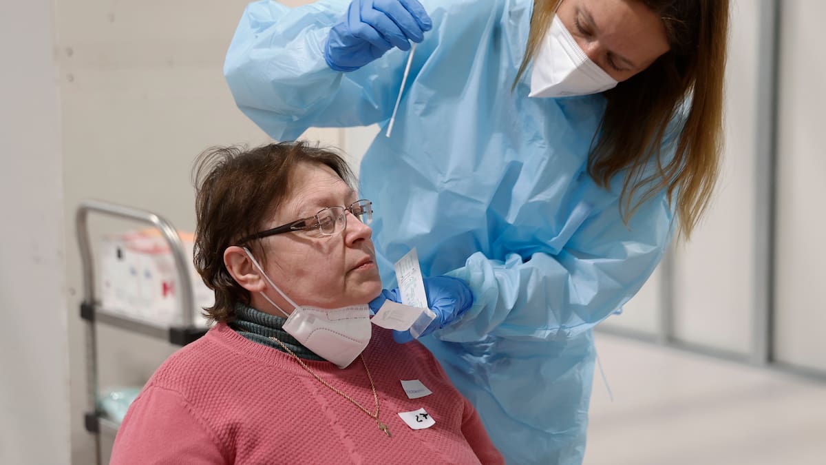 Solo queda un hospitalizado Covid en las UCI de Vigo