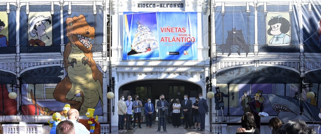 El director del Cómic &#039;Viñetas desde O Atlántico’, Miguelanxo Prado (5i), comparece durante la inauguración de la 24 edición del Salón Internacional del Cómic &#039;Viñetas desde O Atlántico’, a 9 de agosto de 2021, en A Coruña, Galicia (España). El certamen s