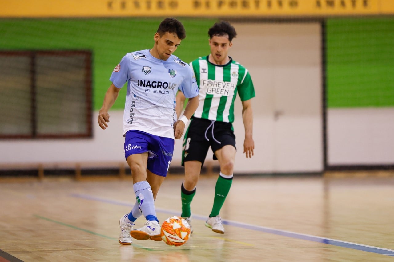 Los jugadores celestes salieron lanzandos a por la victoria.