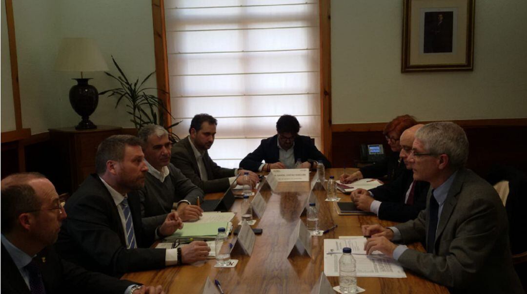 Reunión en el Gobierno de Aragón con RENFE