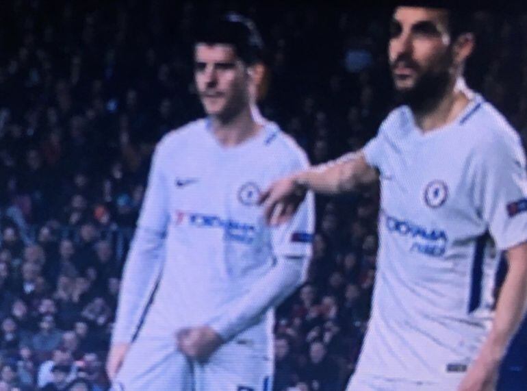 Morata se toca sus genitales en respuesta a los cánticos de la grada del Cam Nou