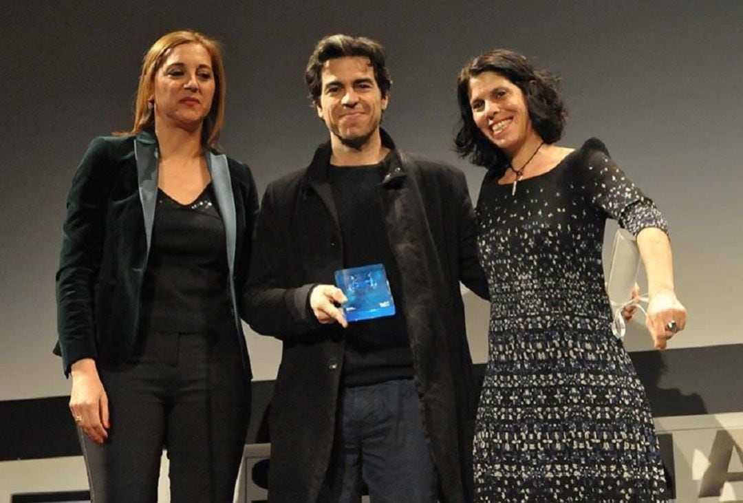 Bernabé Rico recogiendo el premio del Certamen de Proyectos en la última edición del festival medinense