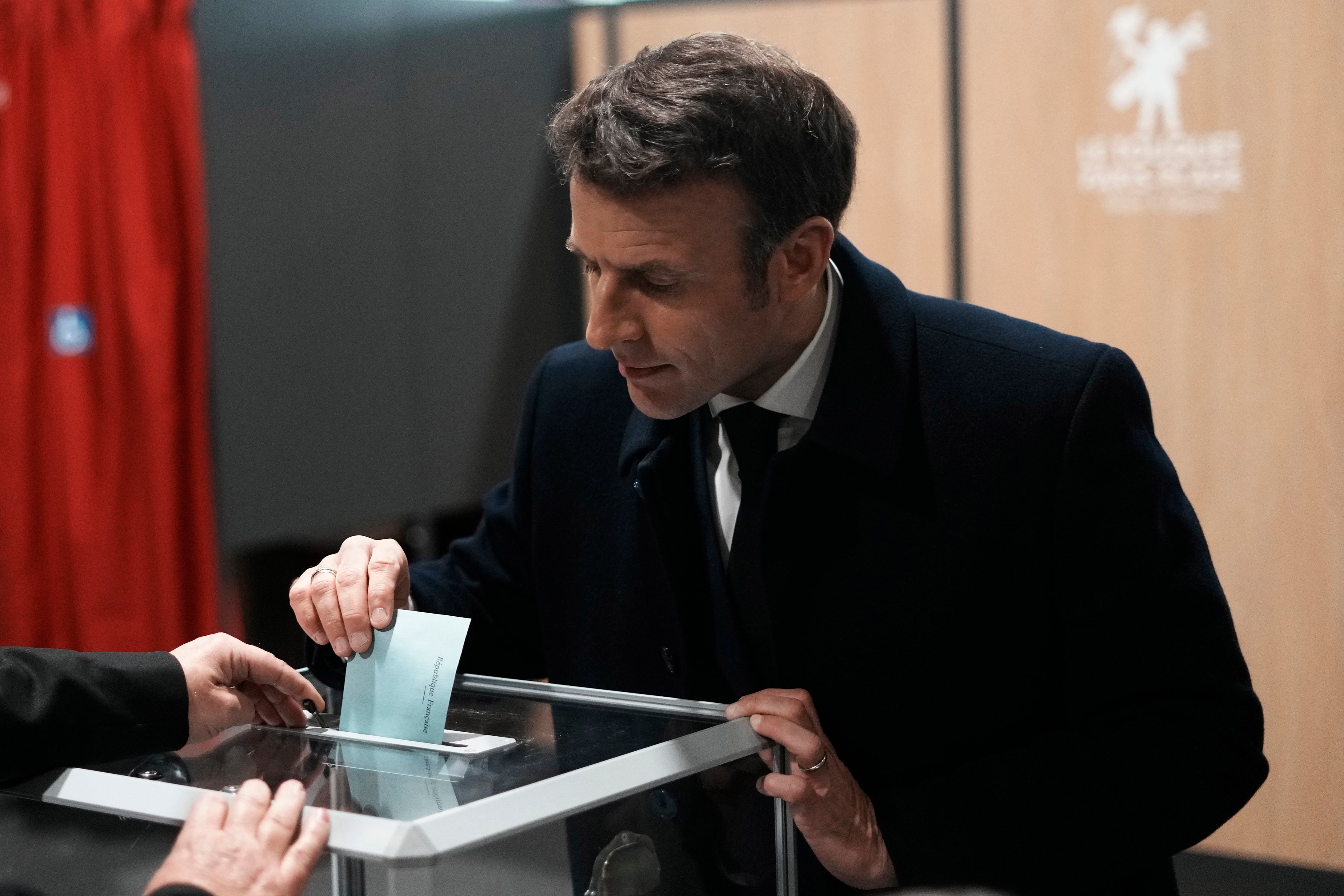 Macron vota en Le Tourquet. 