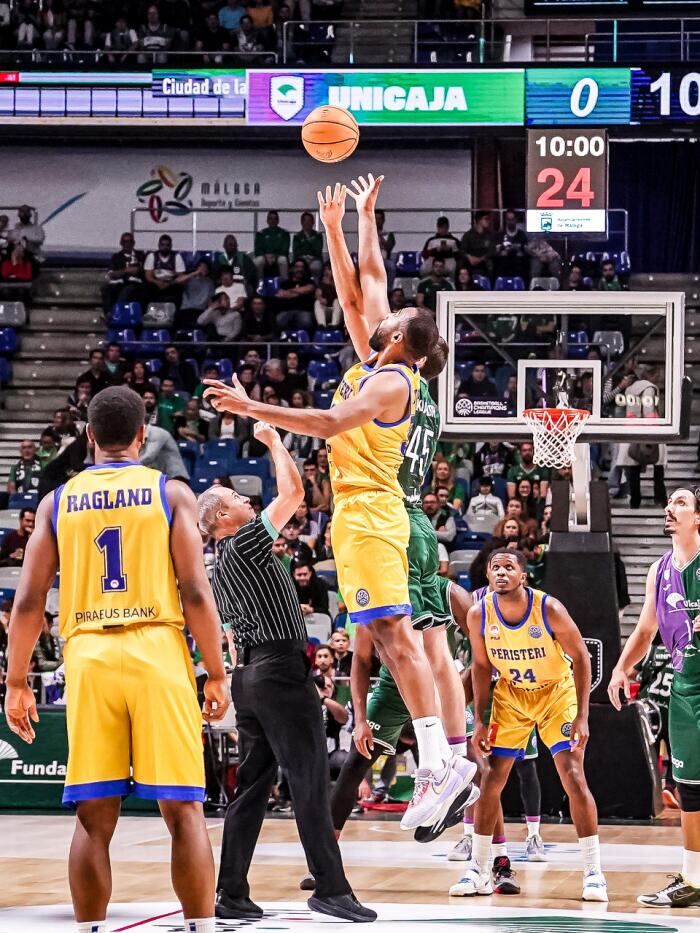 El Unicaja se enfrenta este martes al Peristeri griego