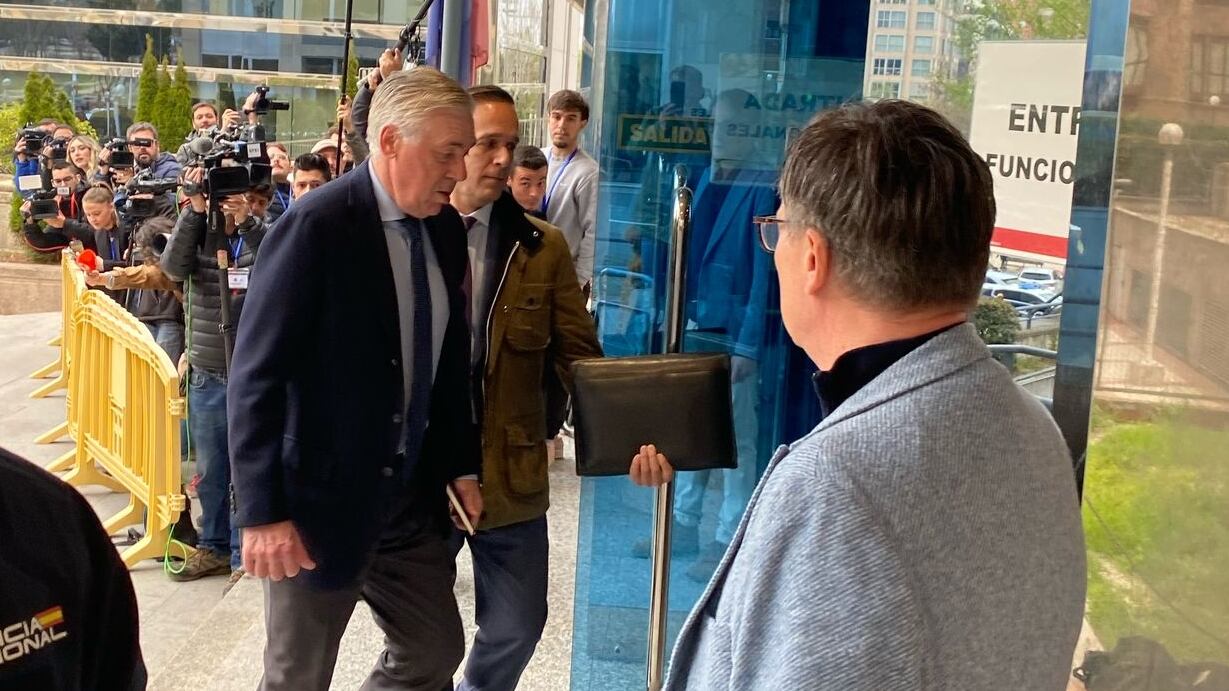 Carlo Ancelotti llega a los juzgados para declarar acusado por defraudar a Hacienda un millón de euros