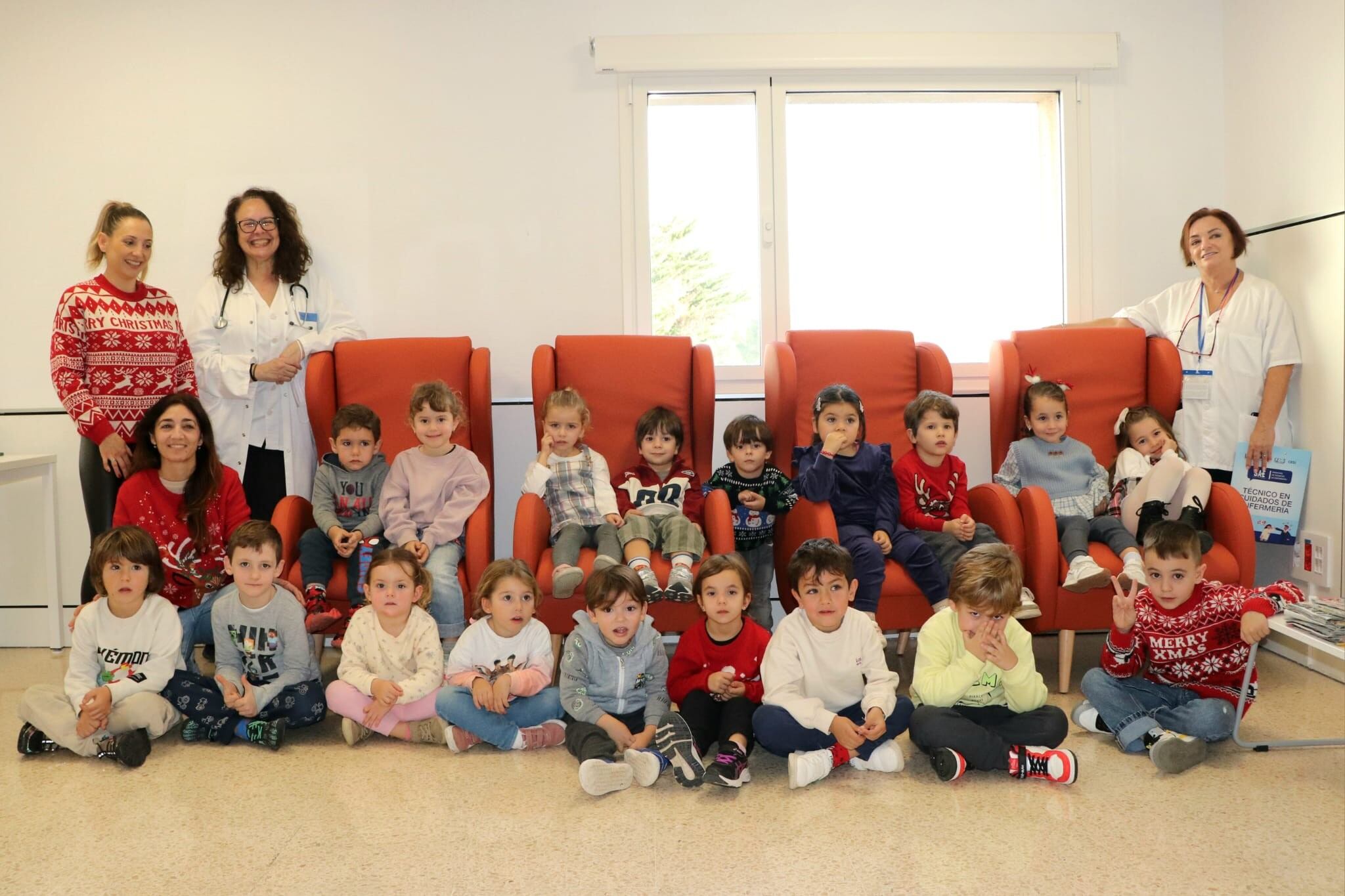 Los más pequeños han llevado sus postales navideñas a Ca na Majora
