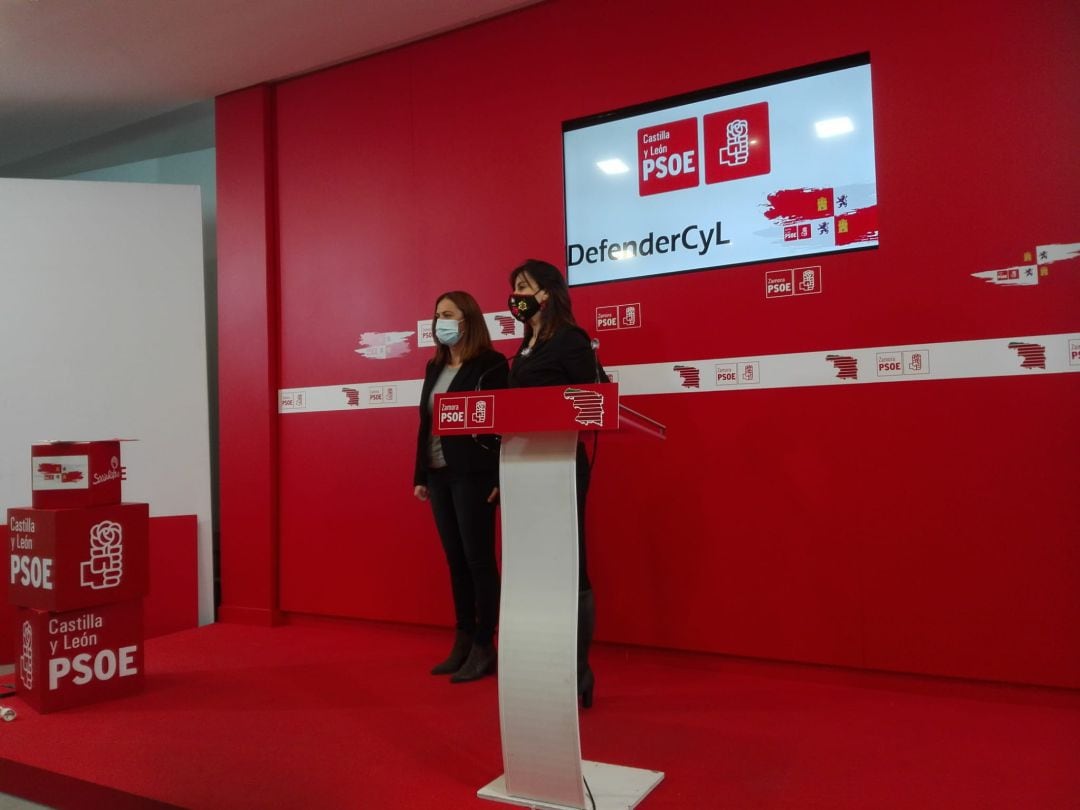 Virginia Barcones y Ana Sánchez antes de comparecer ante los medios este jueves en Zamora