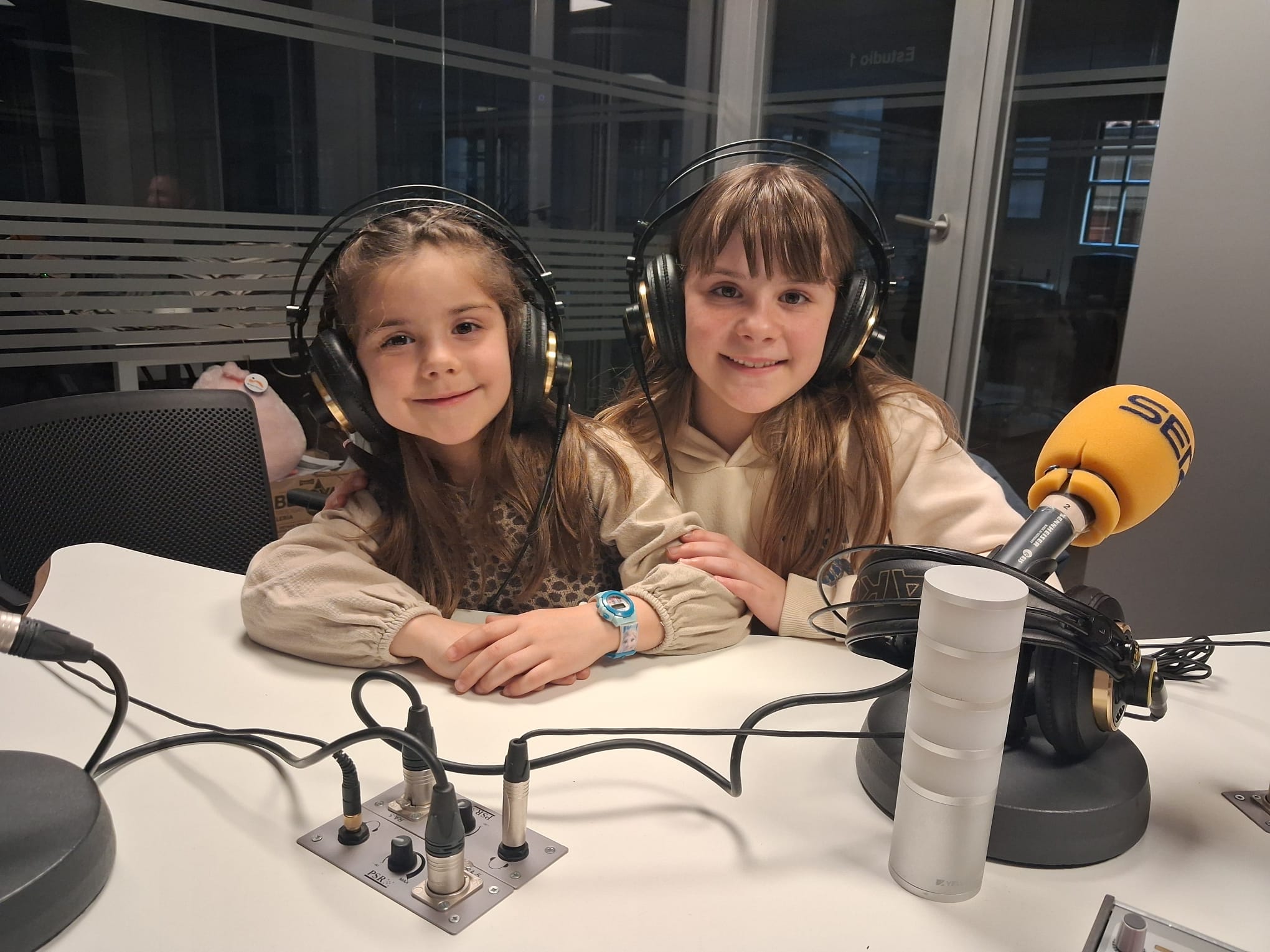 Lía y Noa Palomino de Diego