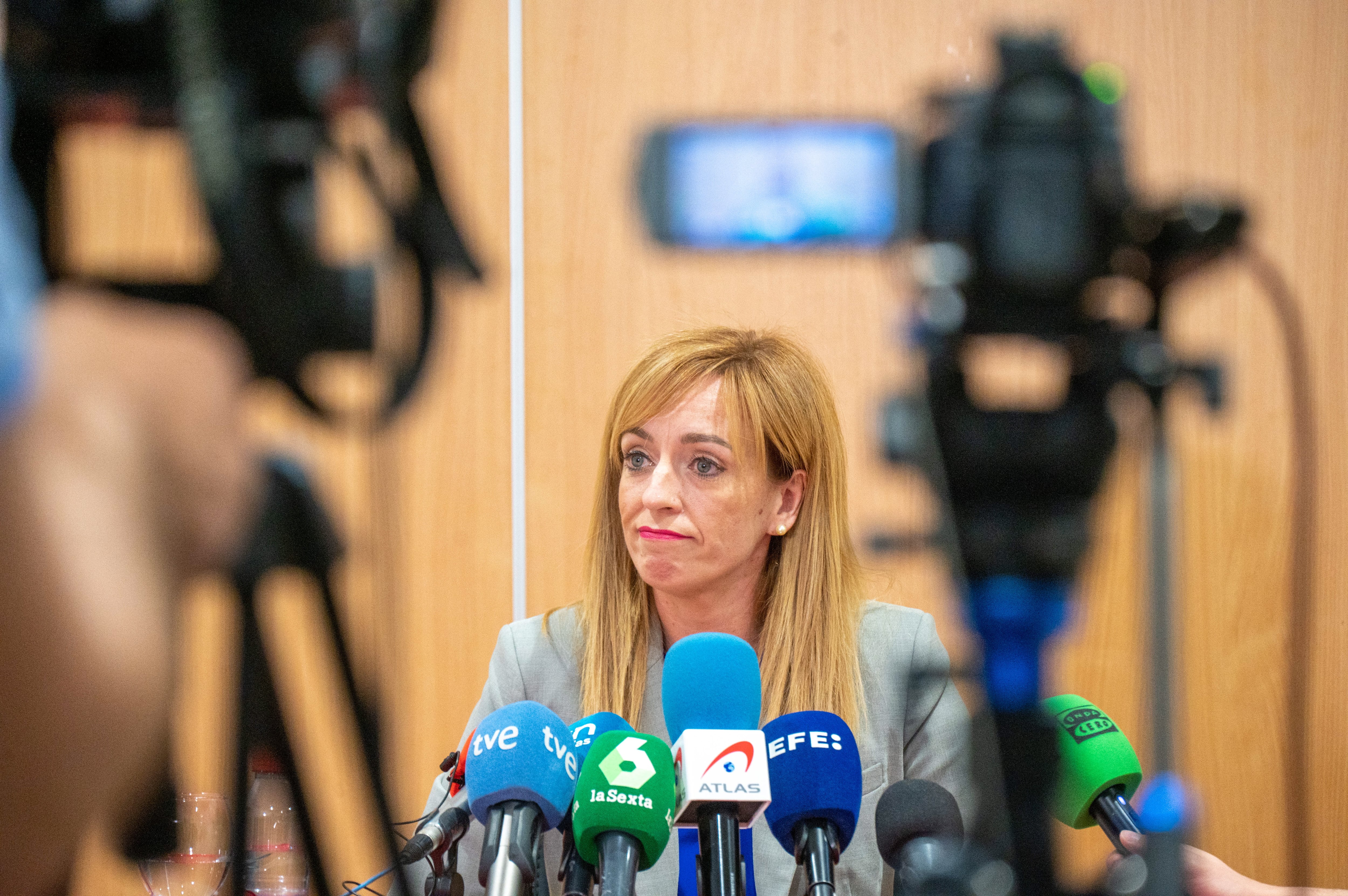 La alcaldesa en funciones de Maracena (Granada) y candidata socialista a repetir en el cargo, Berta Linares, ha anunciado este miércoles que no dimitirá pese a su vinculación con el secuestro, en febrero, de la que era concejal del PSOE Vanessa Romero