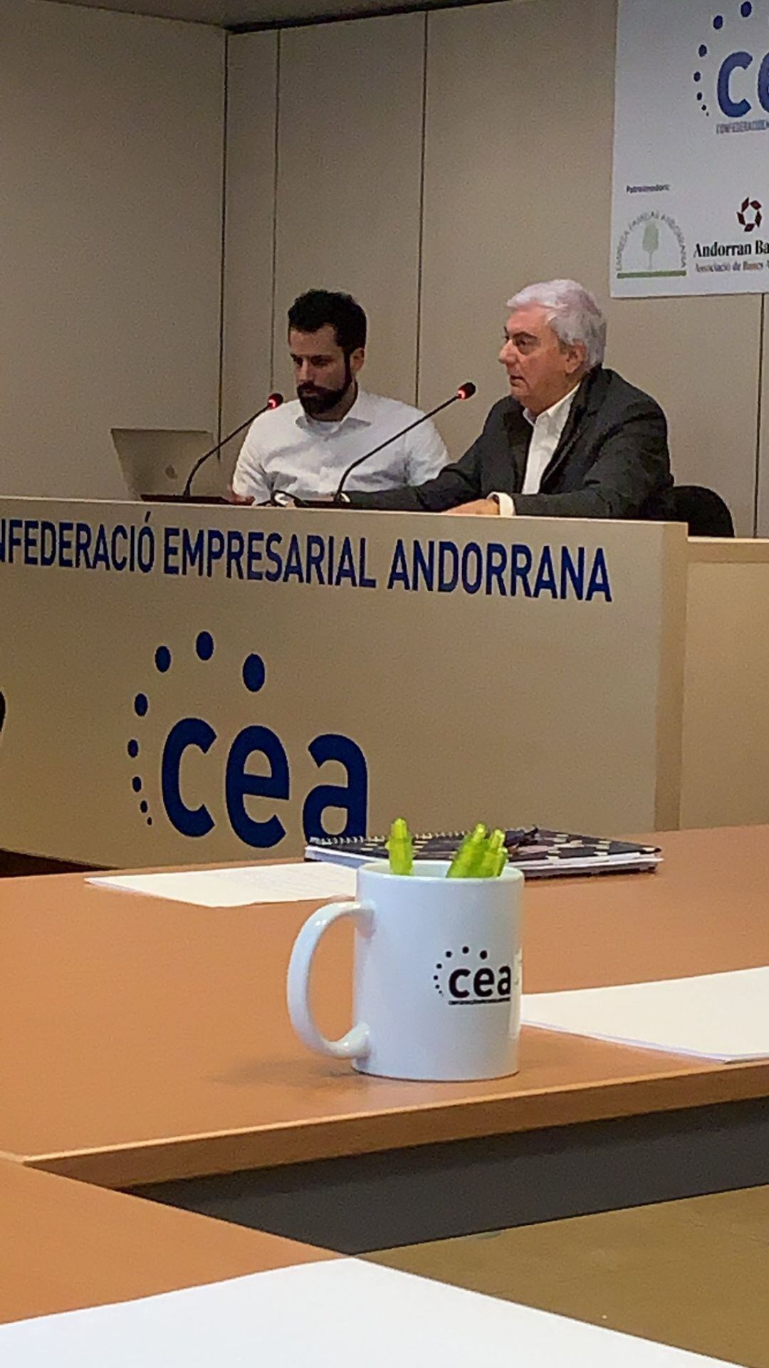 El president i el gerent de la CEA.