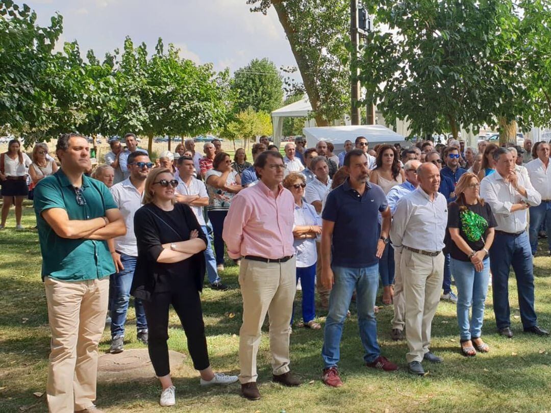 Los dirigentes populares en el acto celebrado en Fuentesaúco