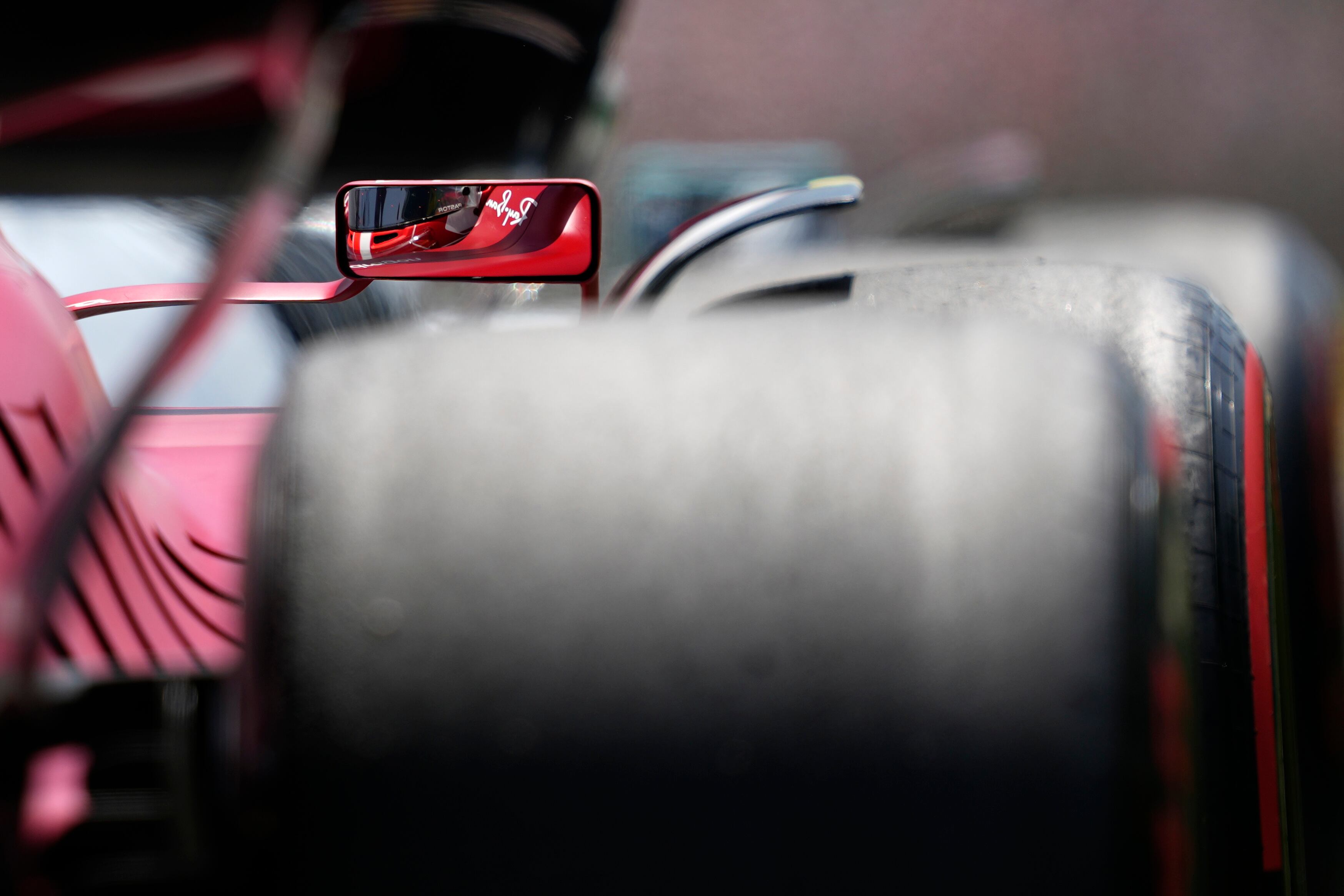 El piloto español de Ferrari, Carlos Sainz, durante los primeros entrenamientos libres del Gran Premio de España de Fórmula 1