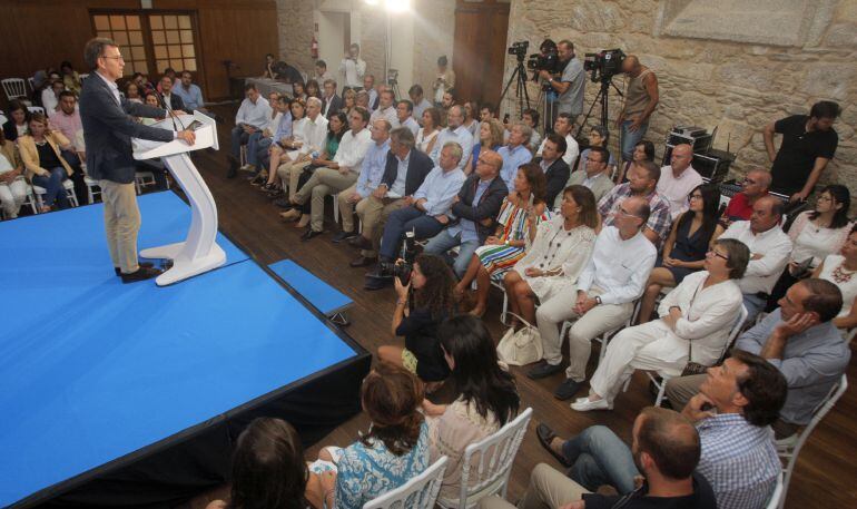 El presidente de la Xunta y del PPdeG, Alberto Núñez Feijóo presentando el programa electoral del PP de Galicia para las próximas elecciones gallegas del 25 de septiembre