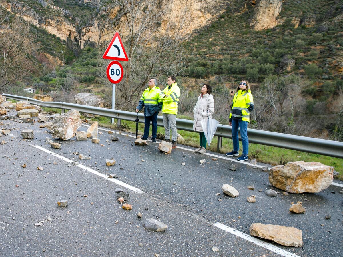 Sin fecha para reabrir al tráfico la LR-115 tras los desprendimientos de rocas en Arnedillo