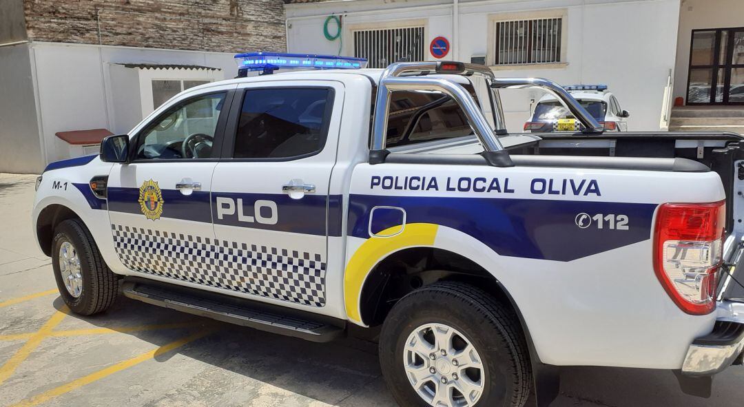 Vehículo de la Policía Local de Oliva