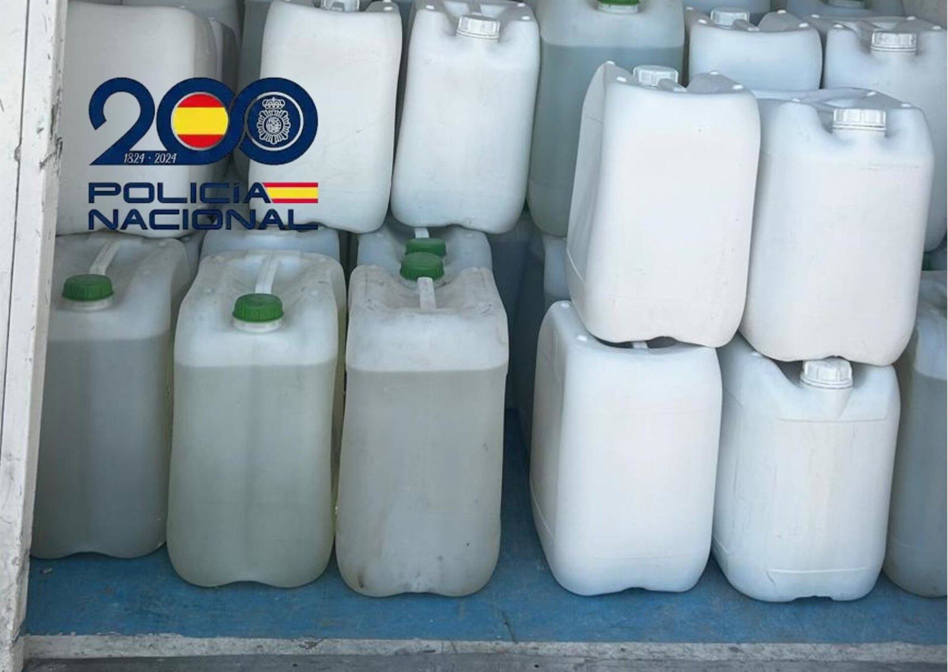 27/06/2025 Garrafas con combustible para las narcolanchas intervenidas en Jerez.POLITICA ESPAÑA EUROPA ANDALUCÍA
POLICÍA NACIONAL
