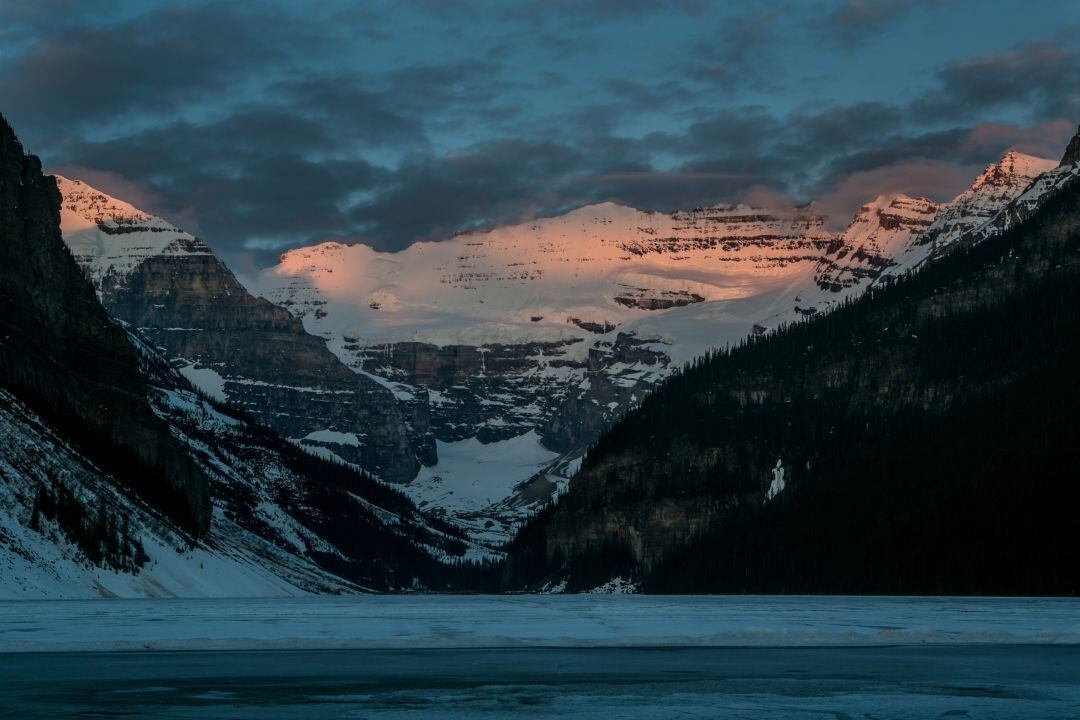 Imagen de las montañas canadienses de Alberta.