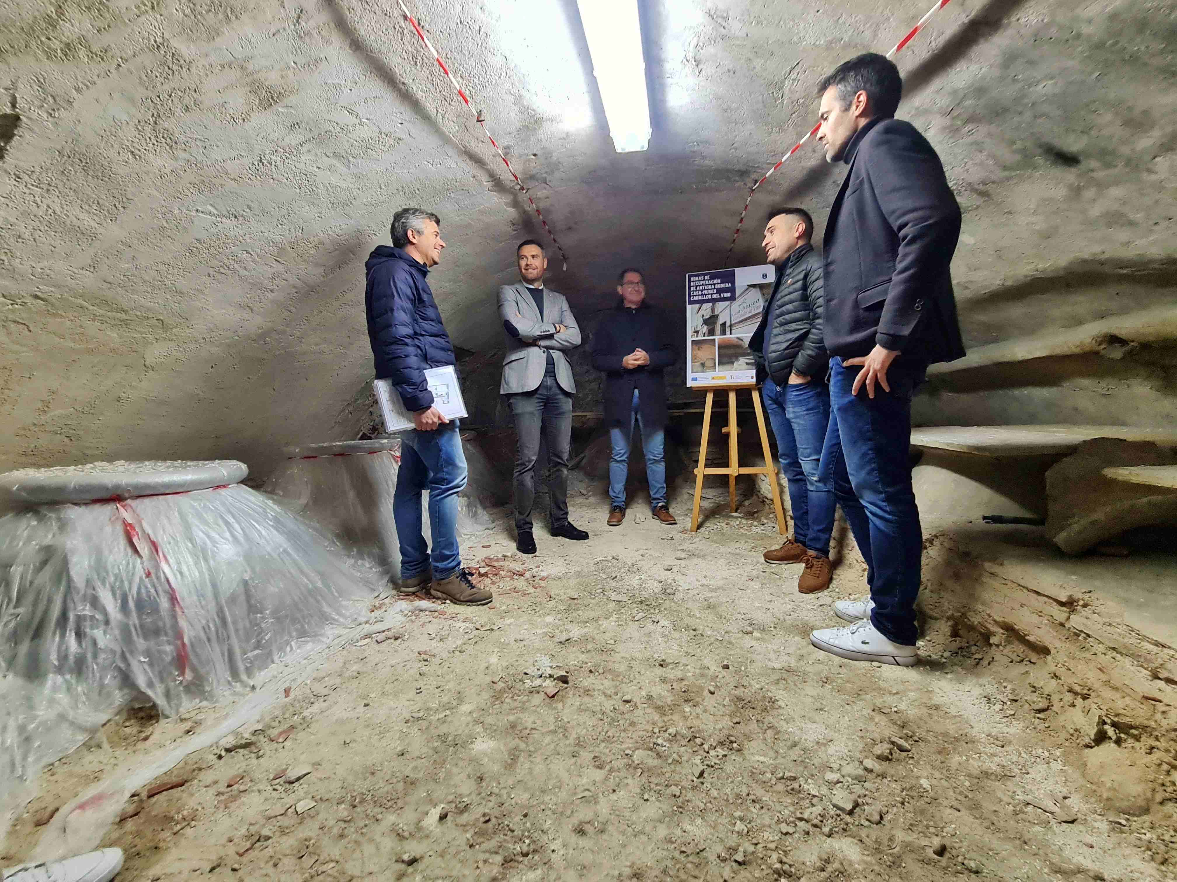 Durante la presentación de las obras de la bodega de la Casa-Museo de los Caballos del Vino