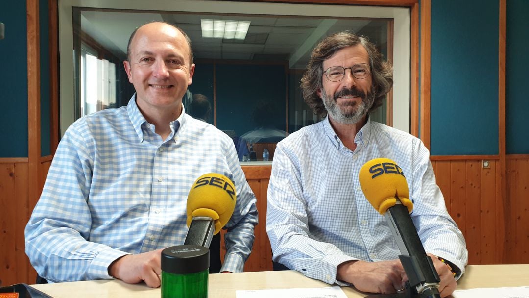 Luis Marina y Antonio Gómez en la tertulia de La Ventana de Cantabria 