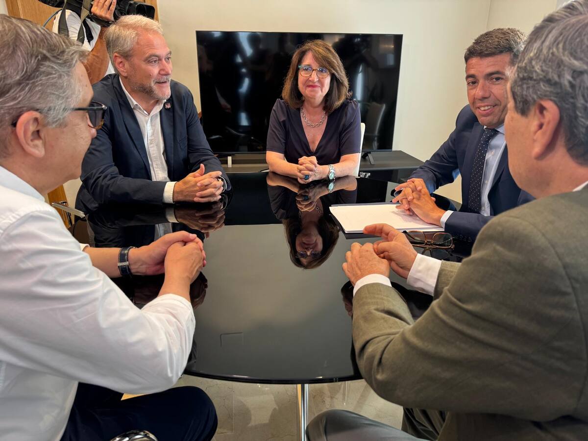 Carlos Mazón, president de la Generalitat, dice que se reunirá con las asociaciones de afectados por la DANA "cuando ellos quieran"