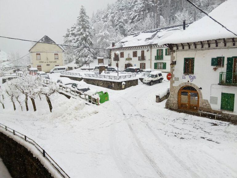 El temporal dejó un intenso manto blanco en Canfranc