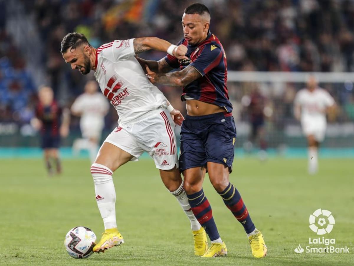 El Levante UD pierde (0-1) ante el FC Cartagena que se pone líder de Segunda