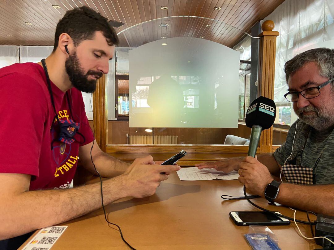 Nikola Mirotic amb Xavi Saisó