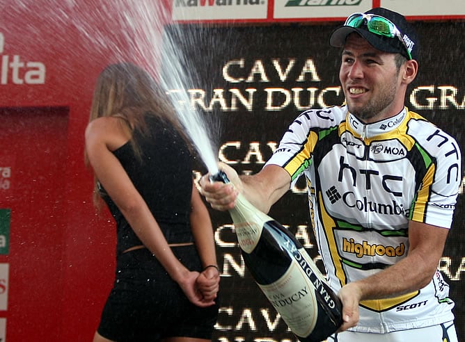 Cavendish celebra el triunfo de etapa