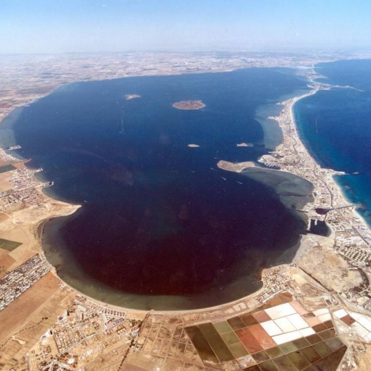 El MITECO invertirá 20 millones de euros para mejorar las redes de saneamiento en los municipios del Mar Menor