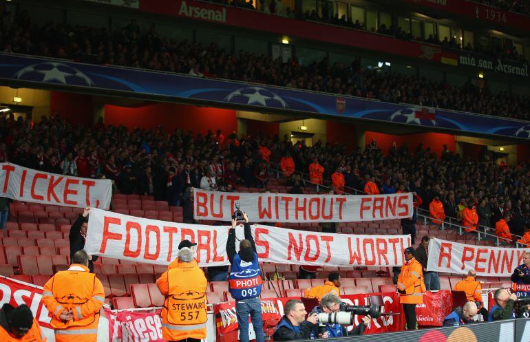 LONDON, ENGLAND - OCTOBER 20:  Empty seats in the stand as Bayern Munich fans protest against ticket prices prior the UEFA Champions League Group F match between Arsenal FC and FC Bayern Munchen at Emirates Stadium on October 20, 2015 in London, United Ki