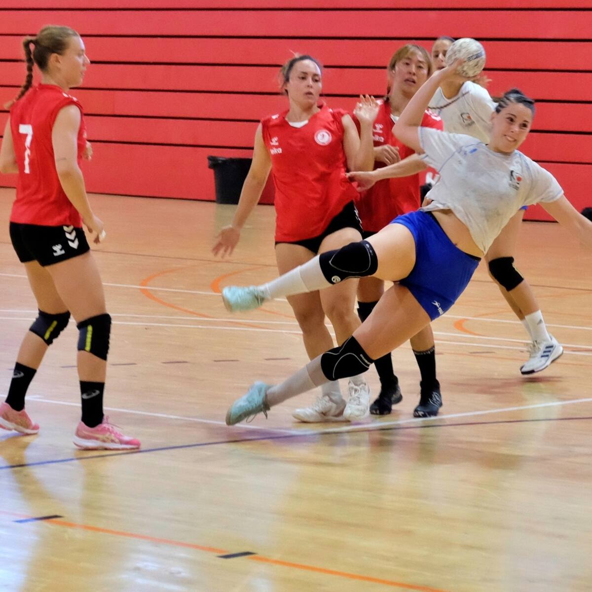 El Elda Prestigio, con mucho trabajo por delante, cae ante el Morvedre (21-28)