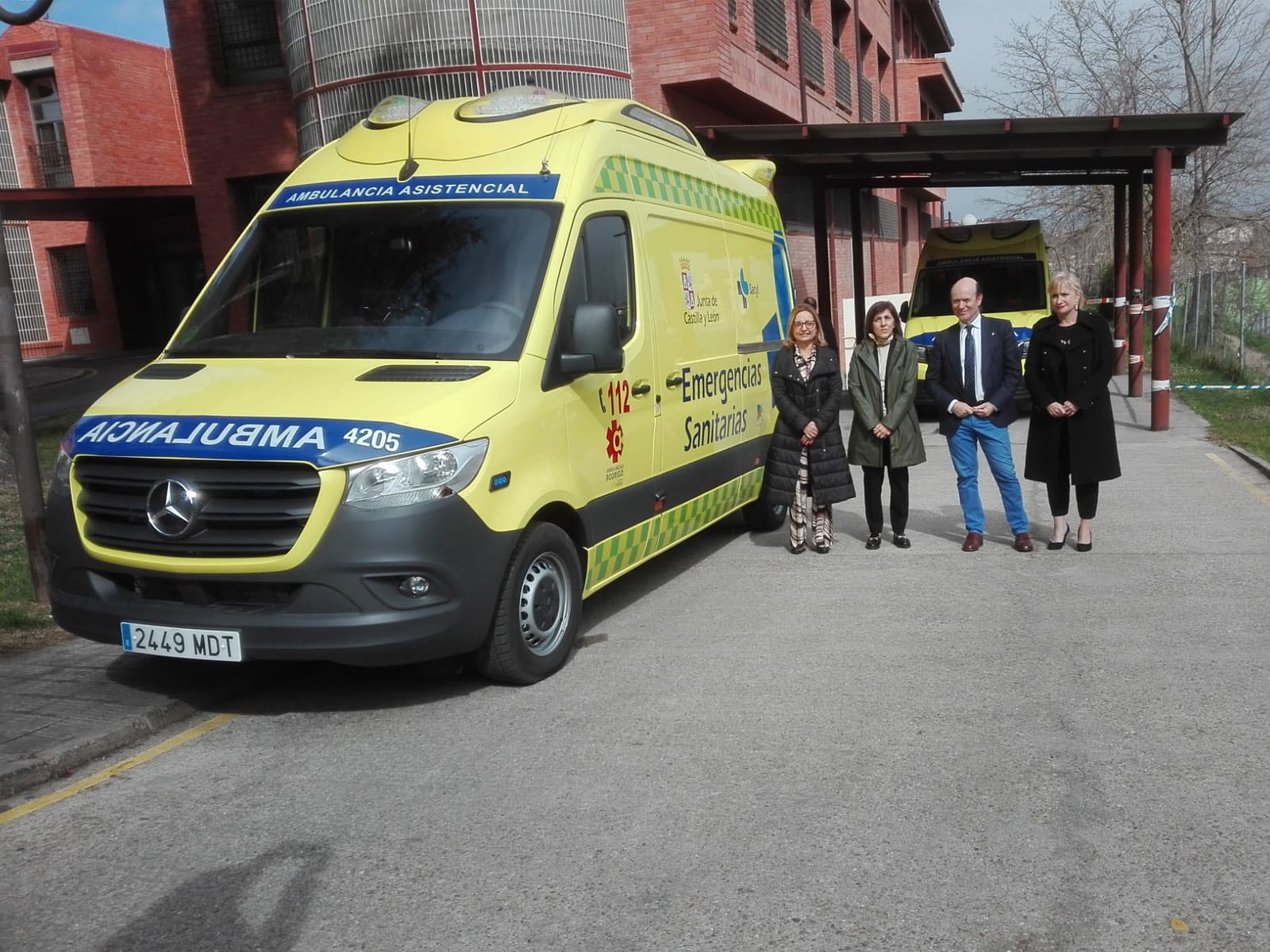 Presentación de las nuevas ambulancias para la provincia de Zamora