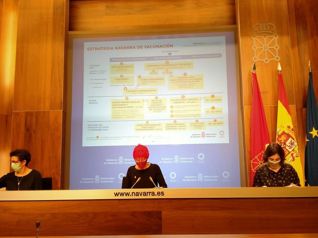 En Pamplona, la consejera de Salud, Santos Induráin, informa sobre el proceso de vacunación en Navarra frente al COVID-19.