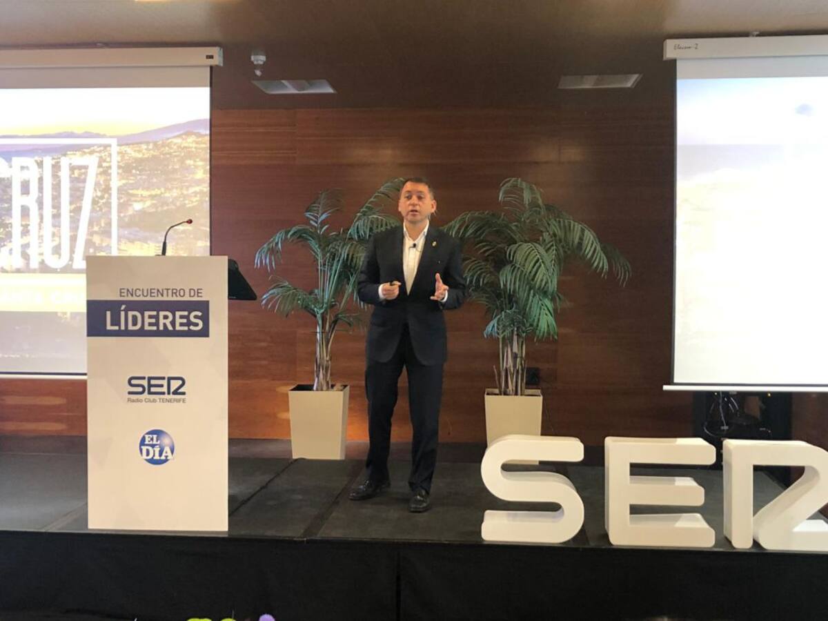 Bermúdez afirma que votar al PSOE "es entregar a Podemos el Ayuntamiento de Santa Cruz"