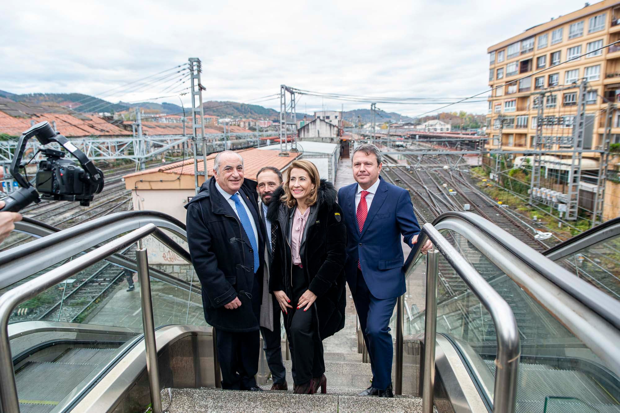 La ministra Raquel Sánchez ha visitado Irun y el entorno de la estación de Adif.