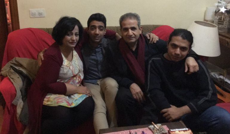 La familia de Osama en su casa de Alcobendas