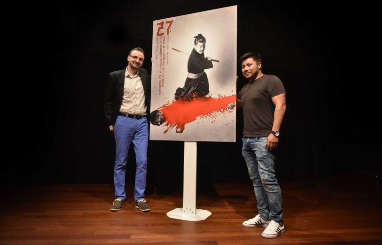 El director de la Semana de Cine Fantástico y de Terror, Josemi Beltrán (izquierda), junto al actor Óscar Reyes, durante la presentación de la nueva imagen del festival.