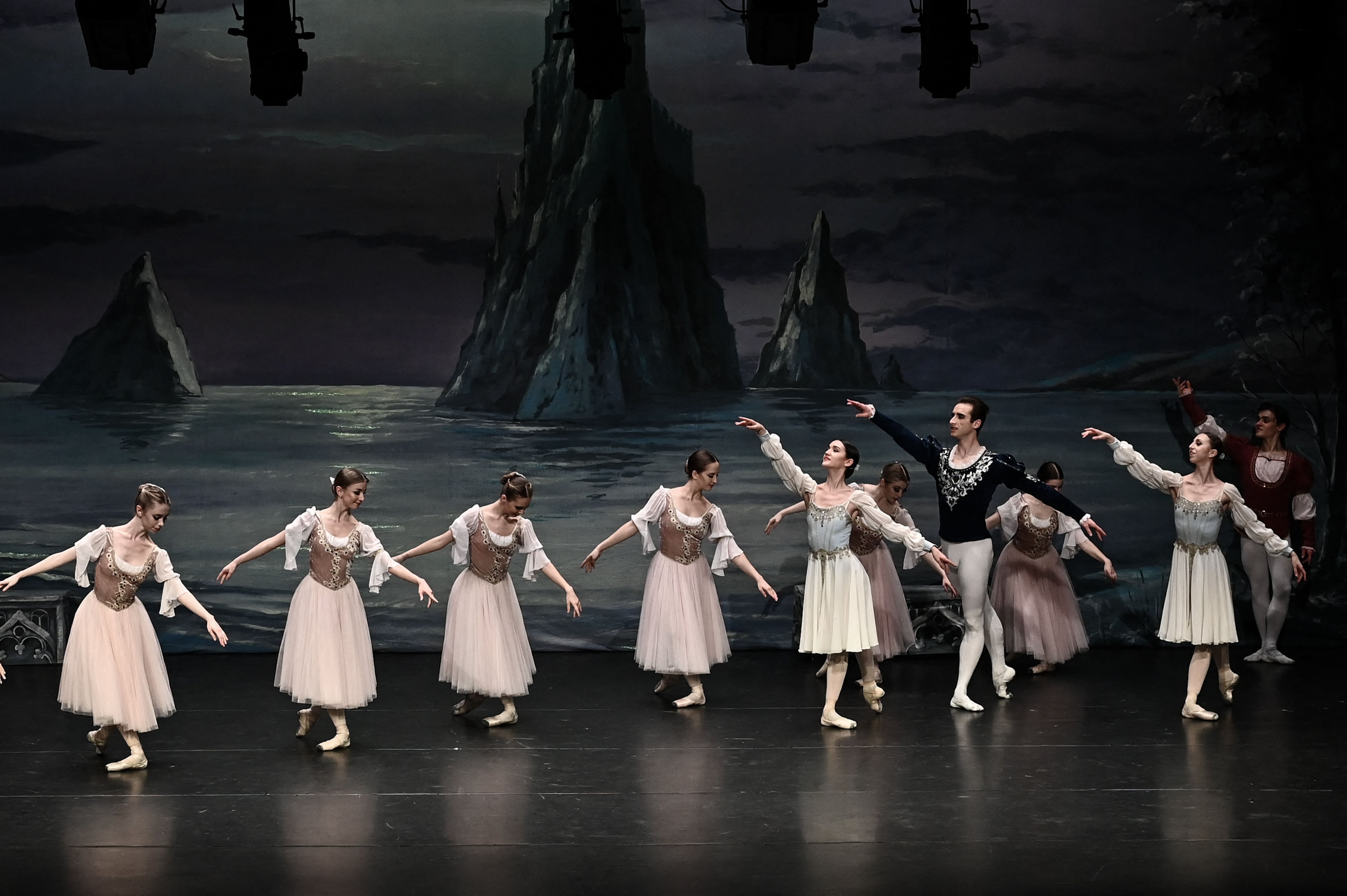 El Gran Ballet de Kiev, durante una actuación en La Teste-de-Buch (Francia), el pasado 22 de marzo.