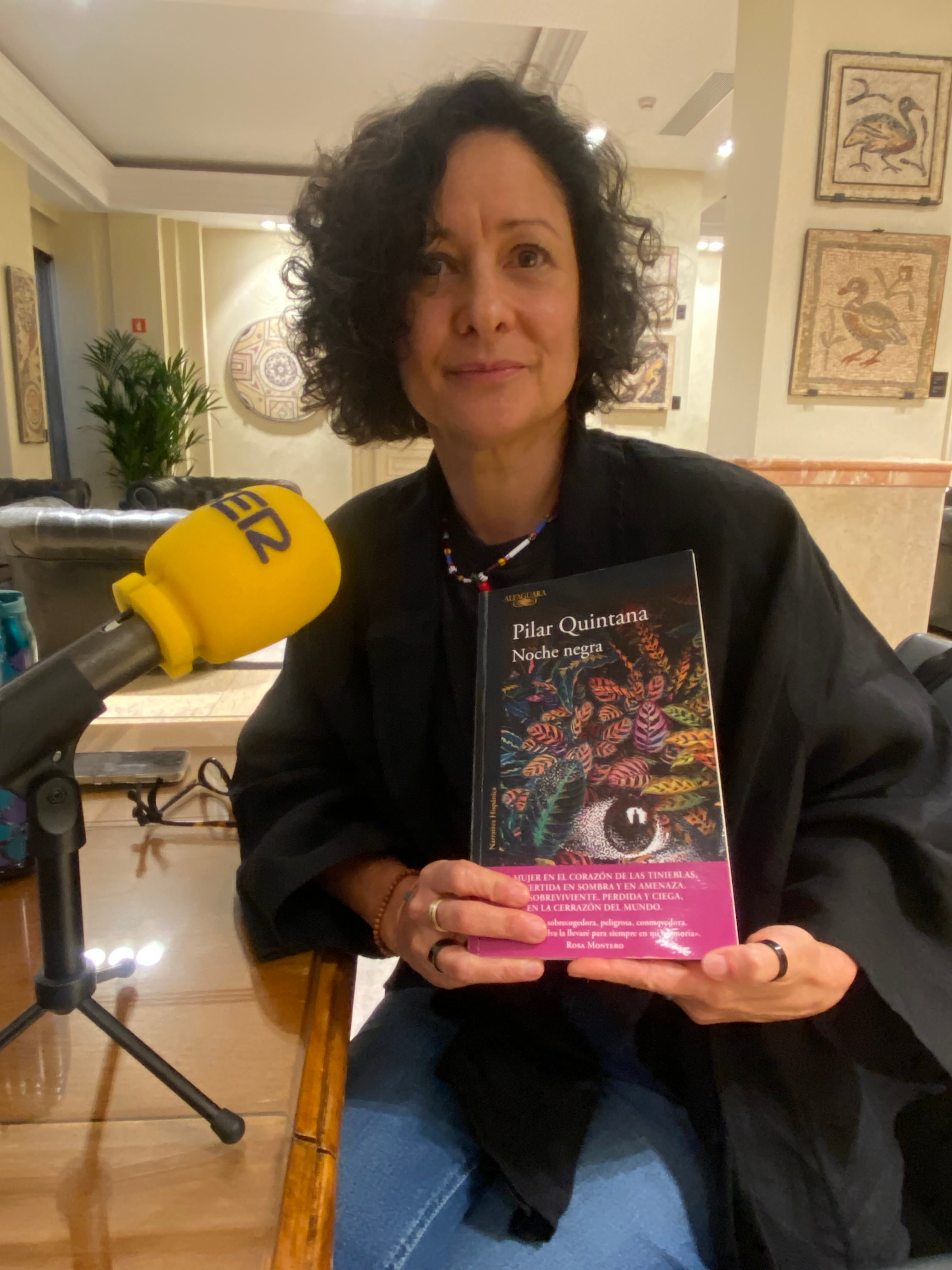 Pilar Quintana presenta &#039;Noche negra&#039; en La Hora Extra