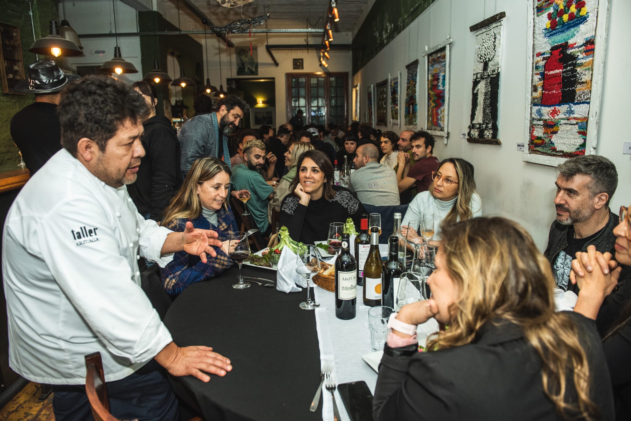 El chef Víctor Gutiérrez, de Taller Arzuaga, tendiendo puentes entre las gastronomías española y uruguaya