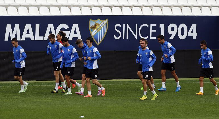 Los jugadores del Málaga, en un entrenamiento en La Rosaleda