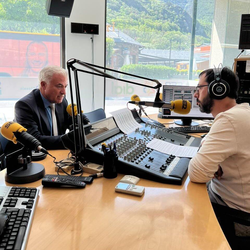 Josep Maria Cabanes als estudis de SER Andorra.