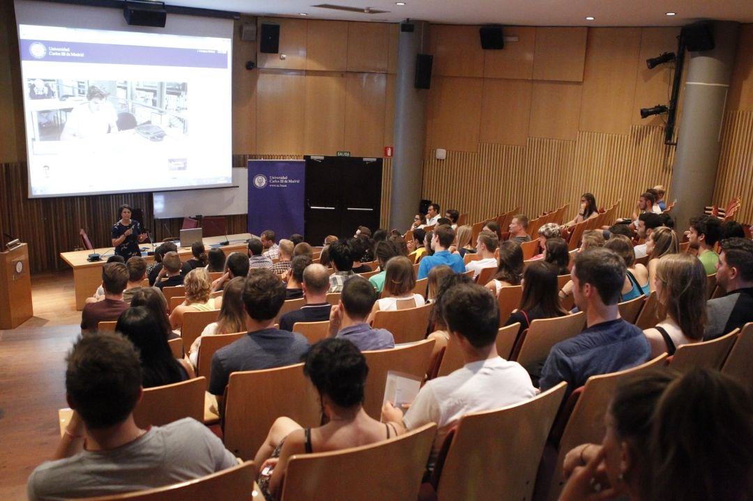 Con la nueva situación es difícil que se repitan imágenes como la de esta clase en el campus de Leganés de la UC3M.