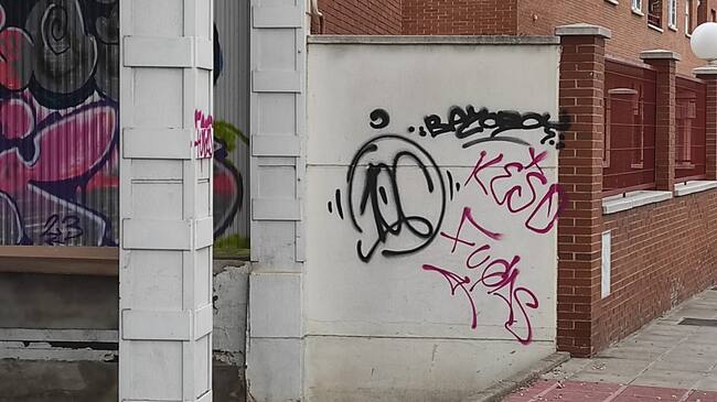 Pintada en un muro de la Avenida de Europa en Ciudad Real