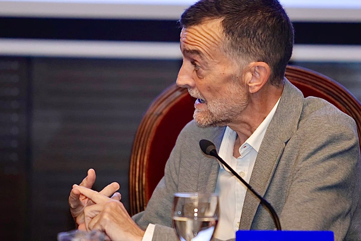 Foro con el candidato a la presidencia de la Junta de Por Andalucía, Antonio Maillo, celebrado en la Cámara de Comercio de Sevilla