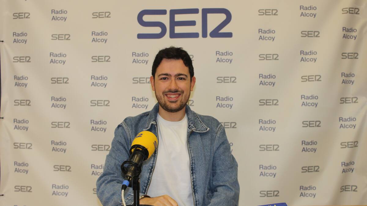 Entrevista a Pablo Sempere, autor de la portada de Magia 2025, la guía de Navidad de Radio Alcoy